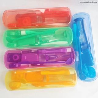 Kit d'orthodontie dentaire avec brosse et miroir dans une boîte en plastique de couleur